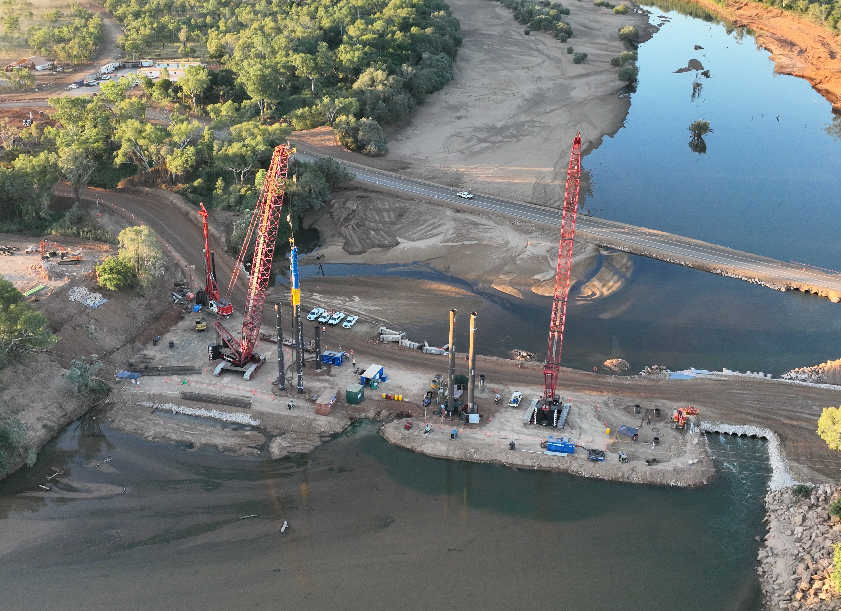 Workers completing work for the new Fitzroy River Bridge