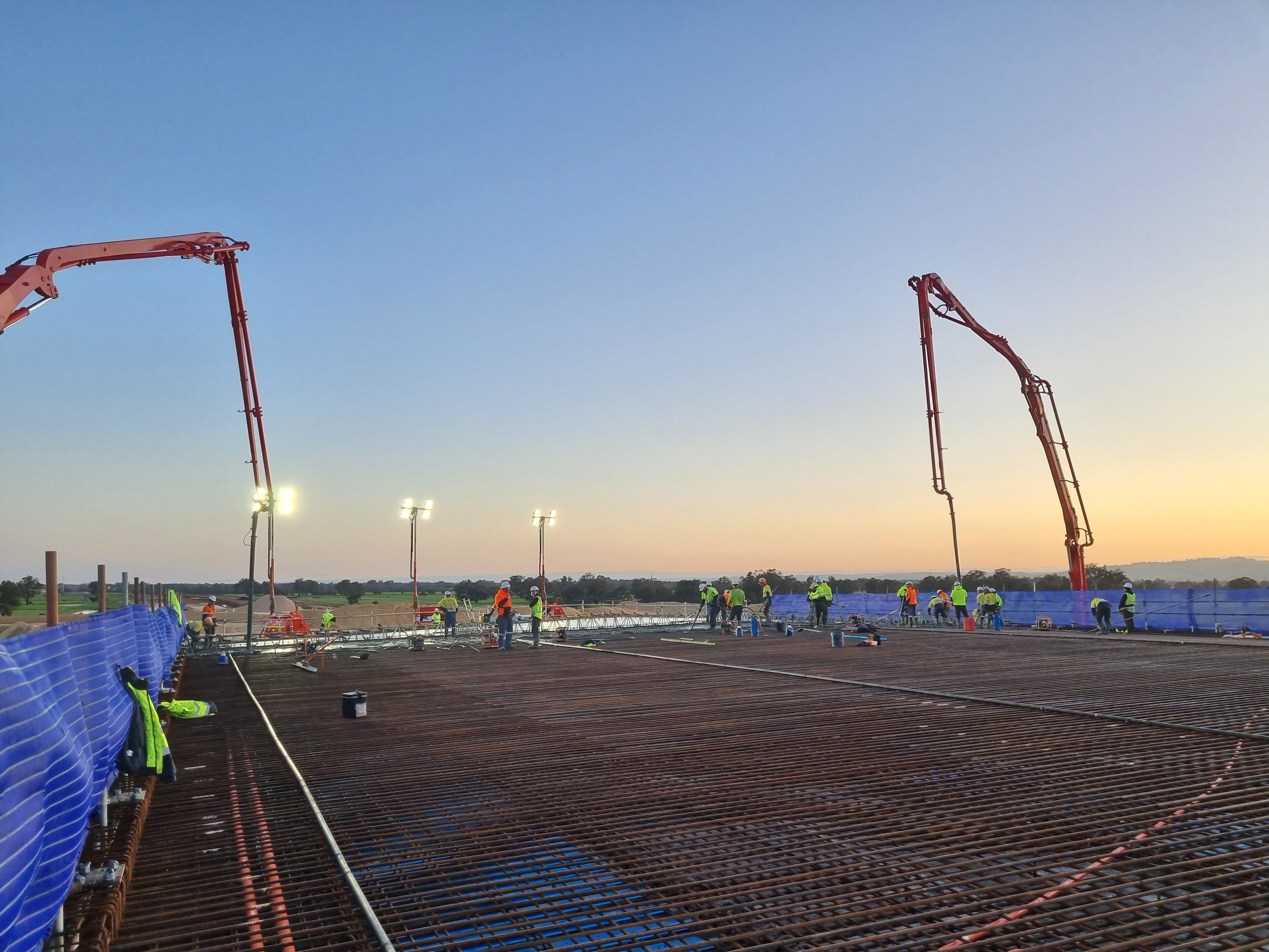 BORR 290923 - Deck pour (on the bridge)