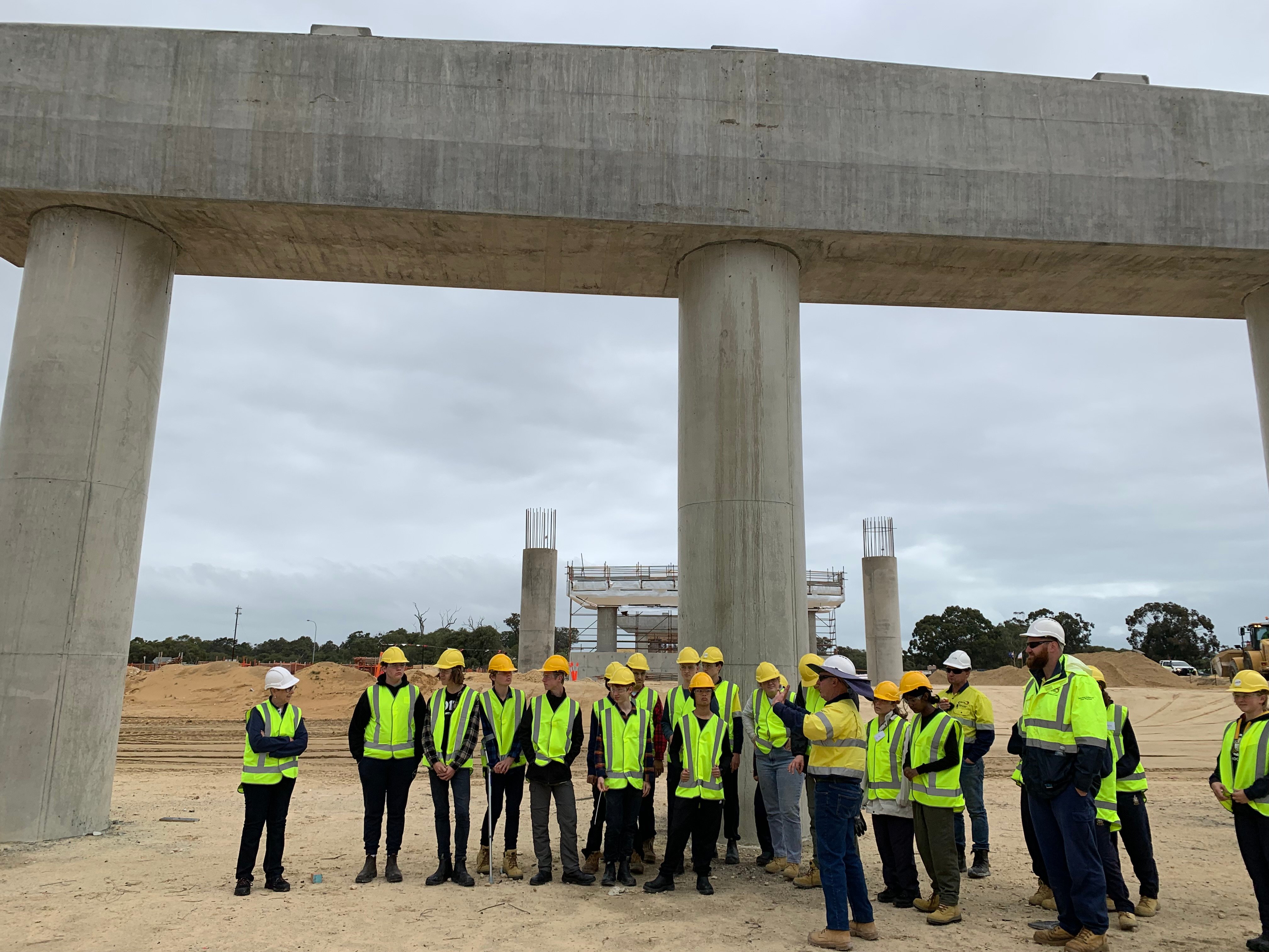 BORR 161023 Student immersion into civil construction.JPG