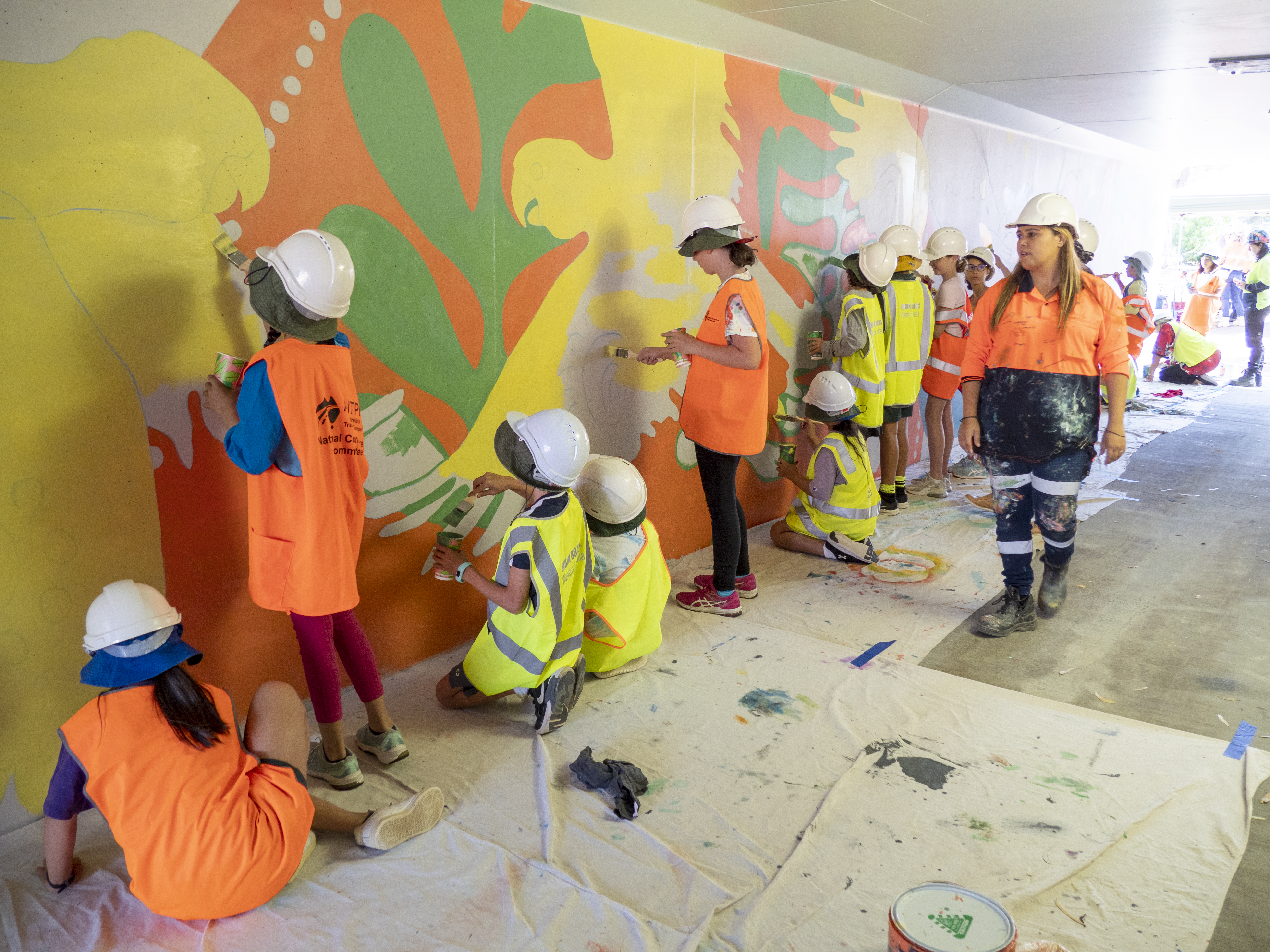 Mitchell Fwy - Erindale Underpass children painting 2.jpg