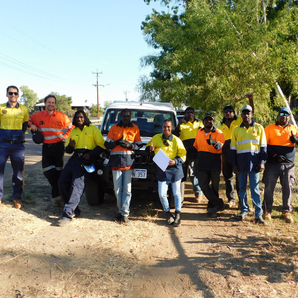 Photo of participants of the traffic controler training in the Kimberleys
