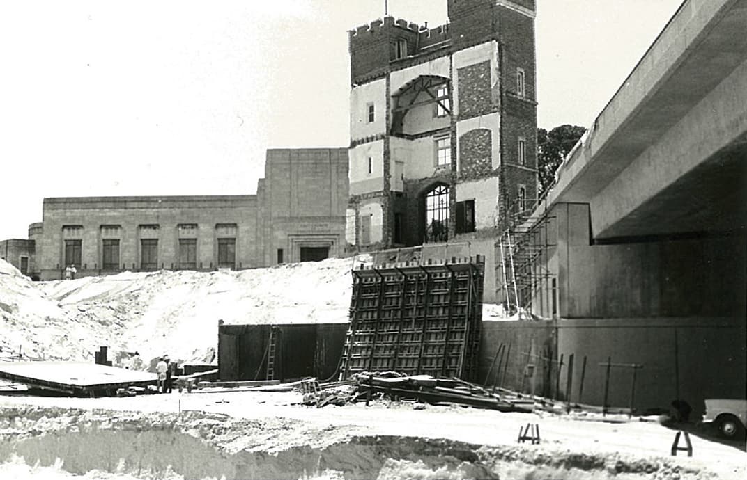 Mitchell Freeway Stage 1 - Barracks Arch